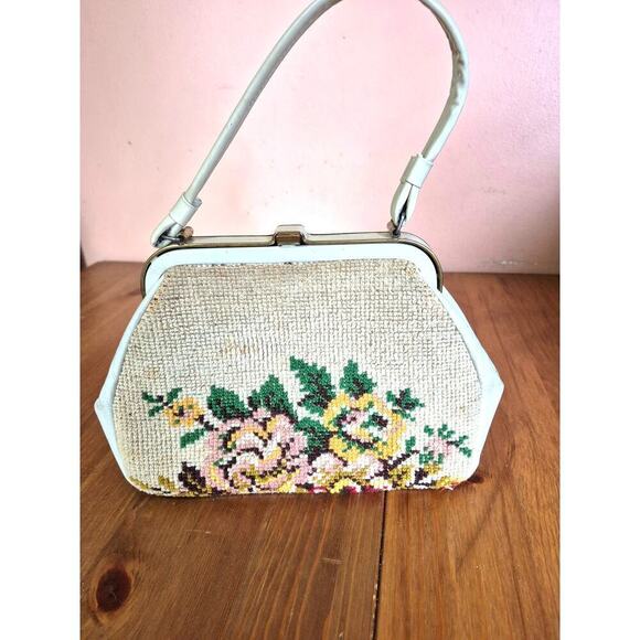 Vintage 1950s needlepoint floral handbag bag medium size kiss lock closure cream - Picture 3 of 6